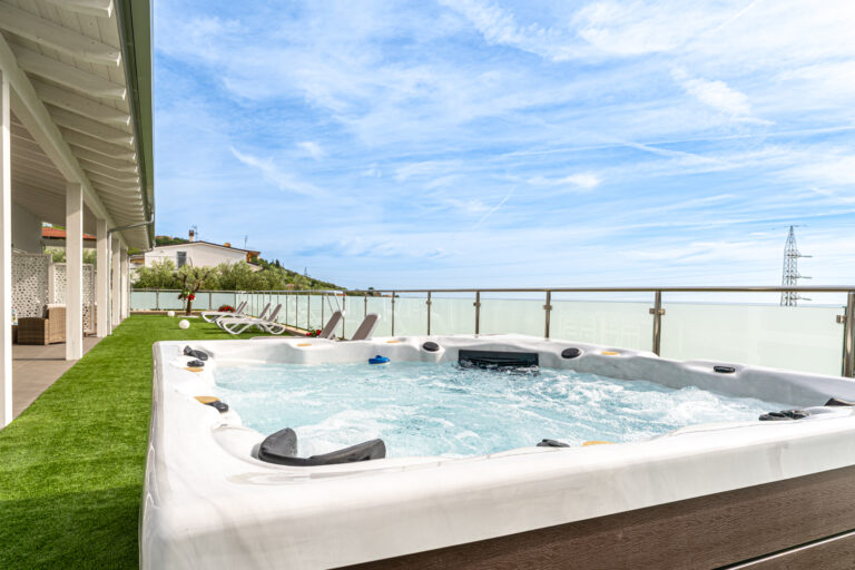 Villa Mary Pool